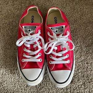 Converse All Star Chuck Taylor Low Top Shoes- Women’s 7, Men’s 5